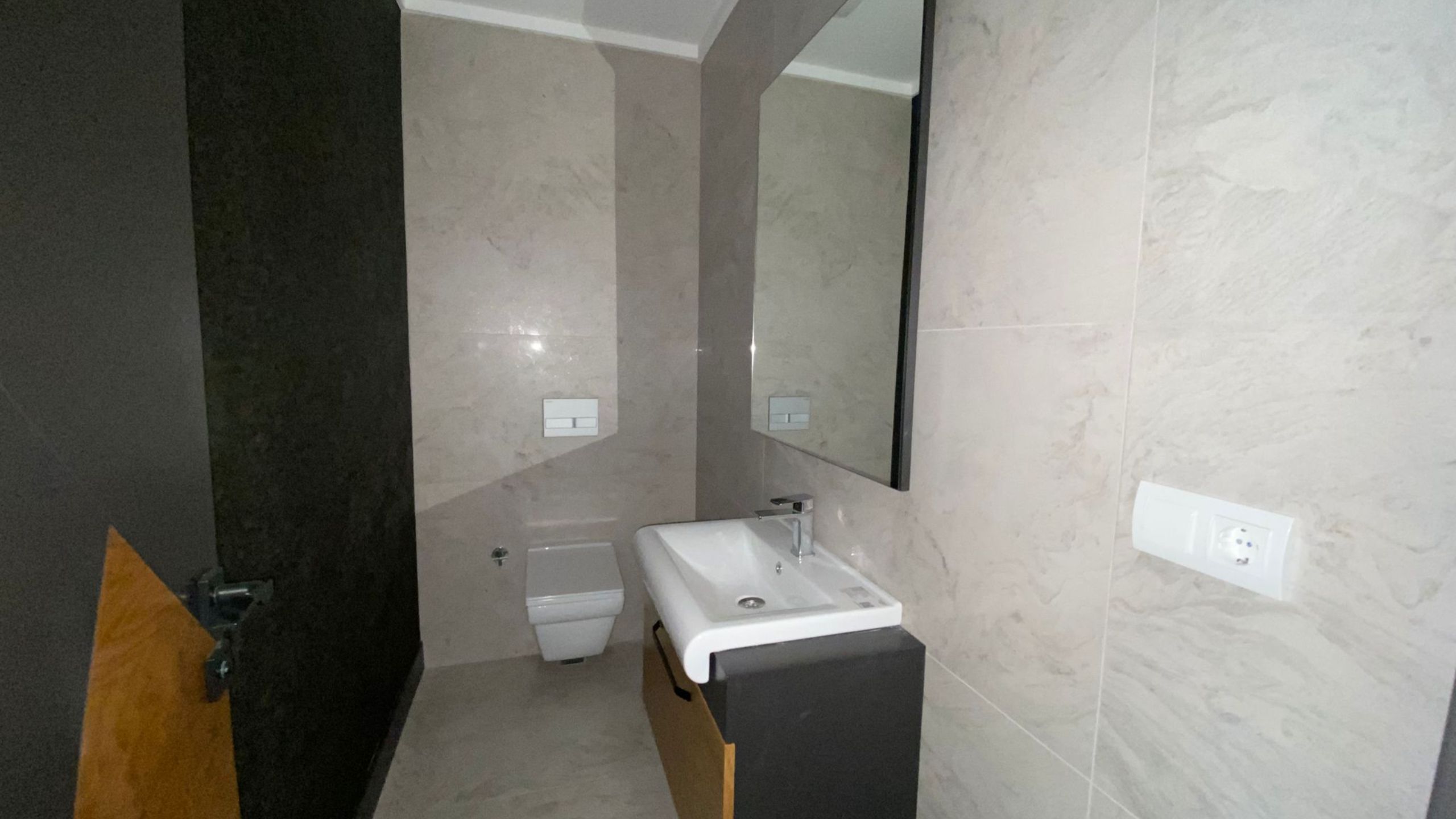 SUMMER PARK KİRALIK OFİS 106